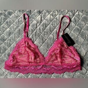 NWT Frederick’s of Hollywood Caroline Fuchsia Purple Lace & Mesh Lined Bralette